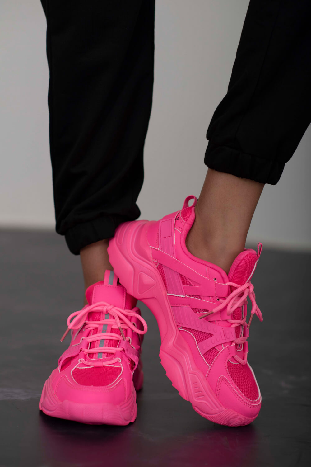 Berness Running Late Chunky Sole Athletic Sneakers in Hot Pink Trendsi