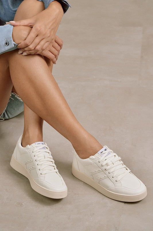 low Top, lace up, Sneakers Let's See Style