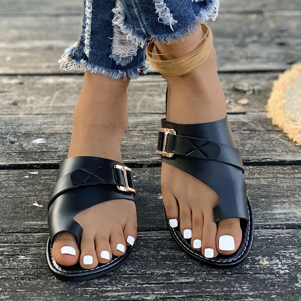 Toe Loop Buckle Decor Sandals Trendsi