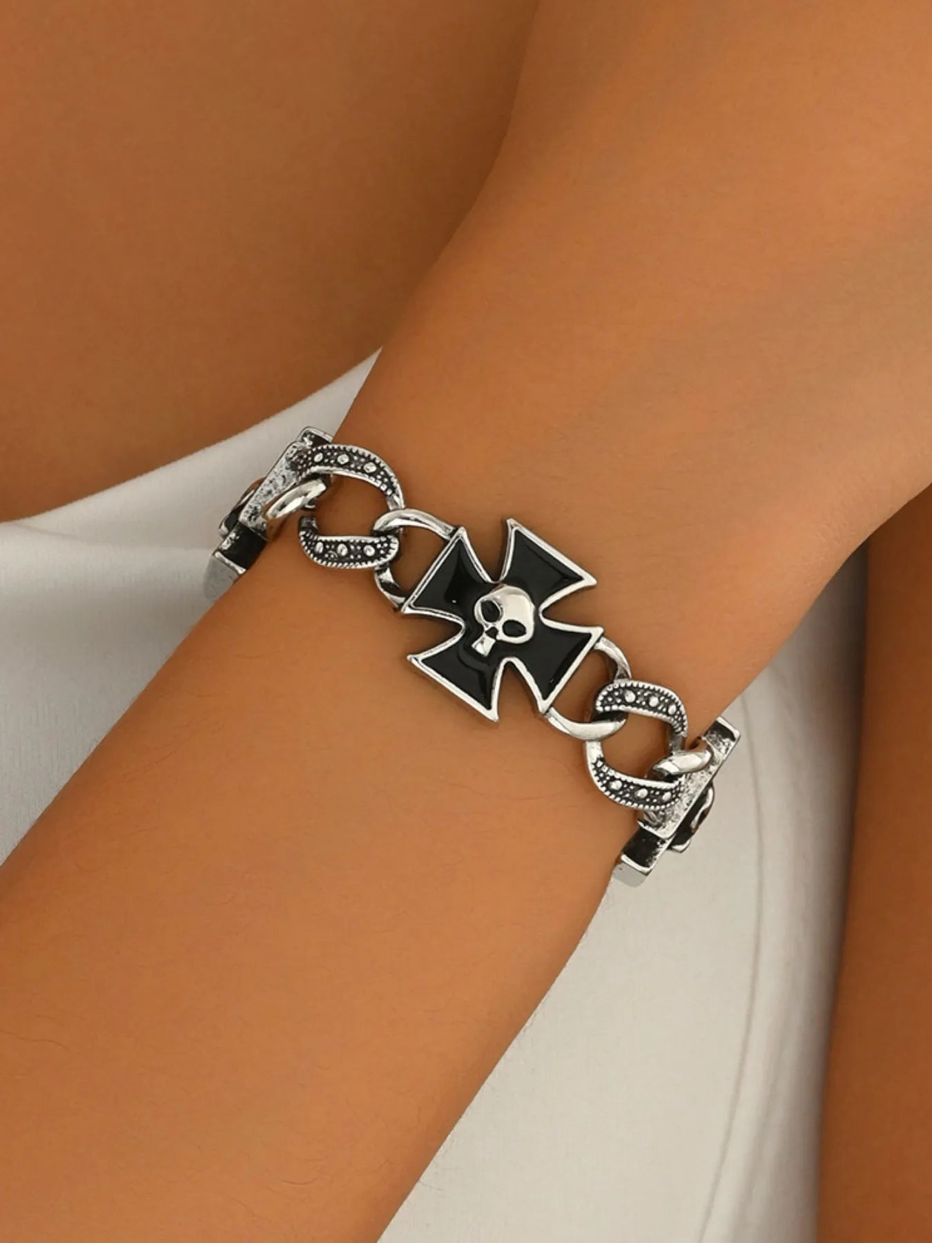 Gothic Skull Cross Chain Bracelet 