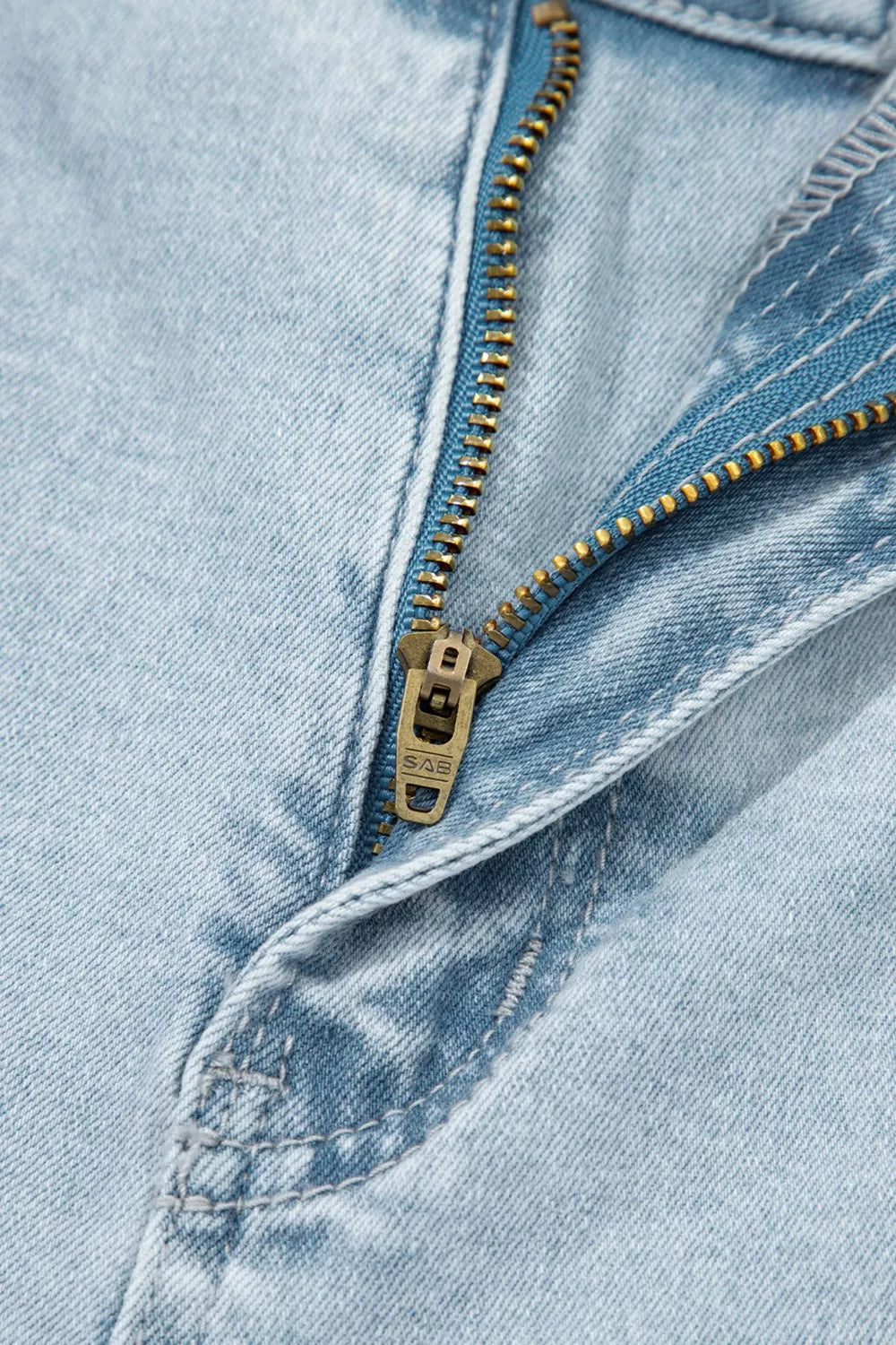 Light Wash Utility Pocket Straight Leg Jeans Trendsi